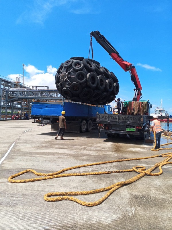 Fender Retraction Photo