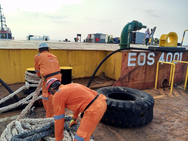 Loading Barge Photo