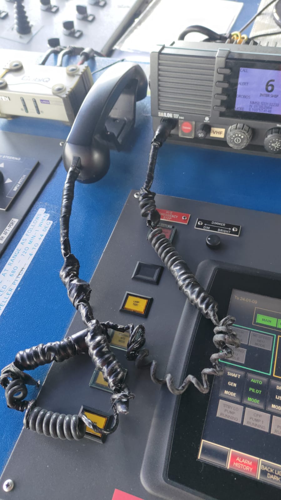 General Check and Update Sofware MFHF & VHF DSC Photo