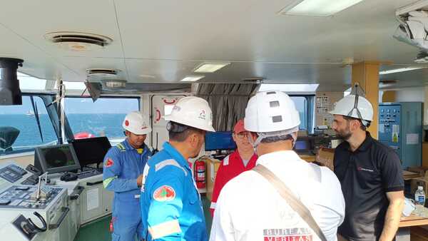 Bollard pull test at Astro Cygnus Photo