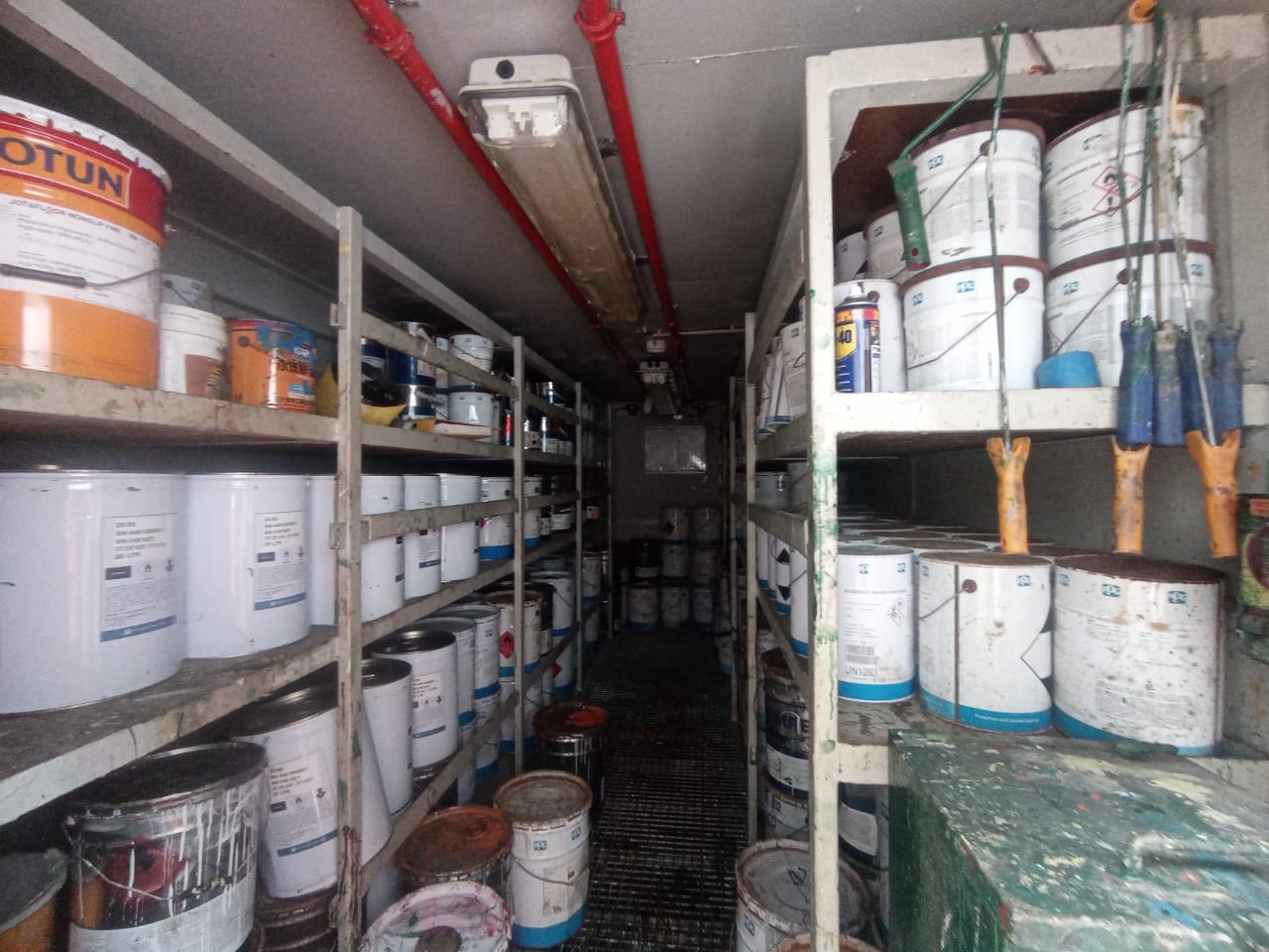 Old Container paint store & cylinder Container Photo